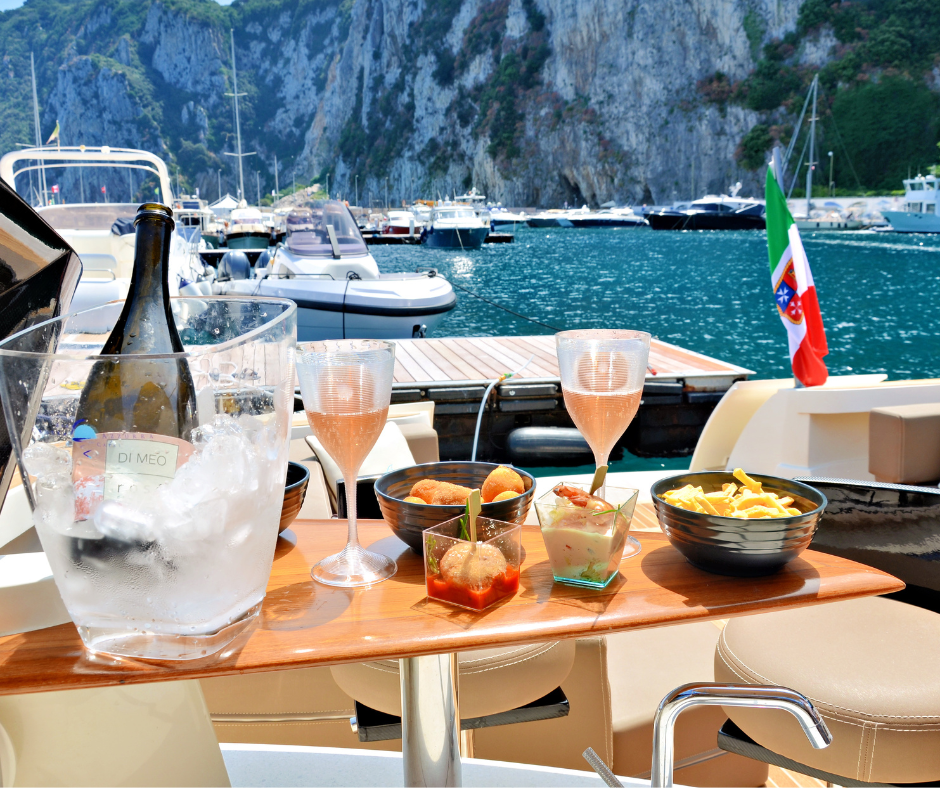 Capri Boat Yacht, lo yacht catering services a Capri tra lusso, freschezza e rapidità a bordo